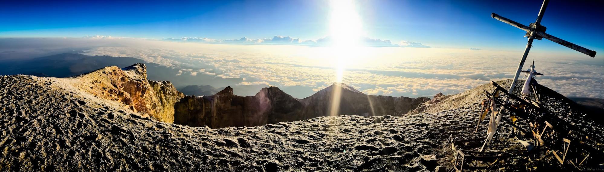 Sunrise on Pico Orizaba summit — the entire volcano crater rim